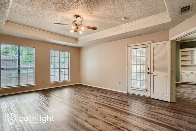 Foto del edificio - 4948 Wolf Creek Trail, Flower Mound, TX, 7...
