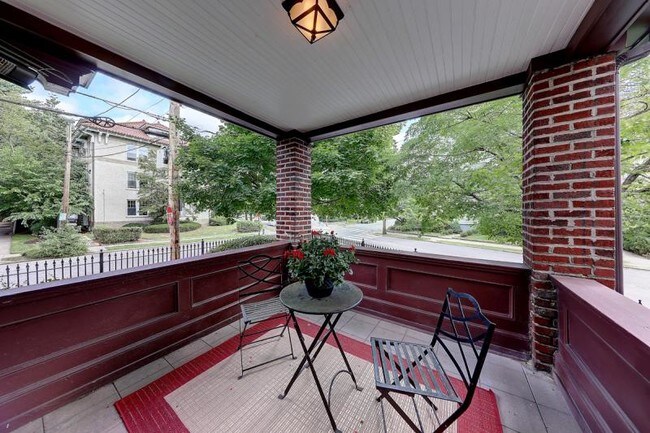 Foto del edificio - Wayland Square Townhouse