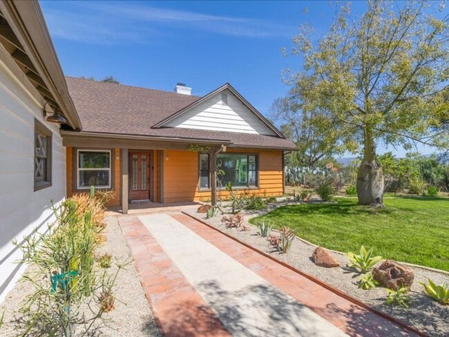 Building Photo - Amazing views at this 4 bedroom renovated Fallbrook home in a quiet neighborhood with a loft offi...