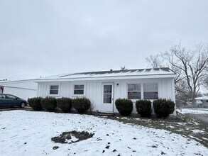 Building Photo - 1328 Longfellow Dr