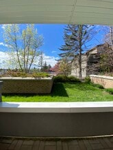 Building Photo - 790 Kingsmere Crescent SW