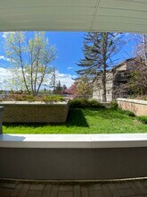 Building Photo - 790 Kingsmere Crescent SW