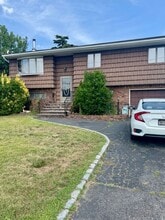 Building Photo - 342 Wyona Ave