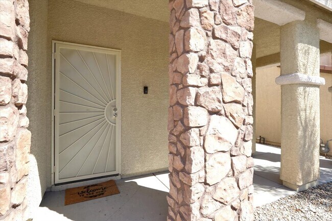 Foto del edificio - 8036 W Anasazi Ranch Ave