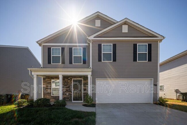 Building Photo - 114 Saddlehorse Ln