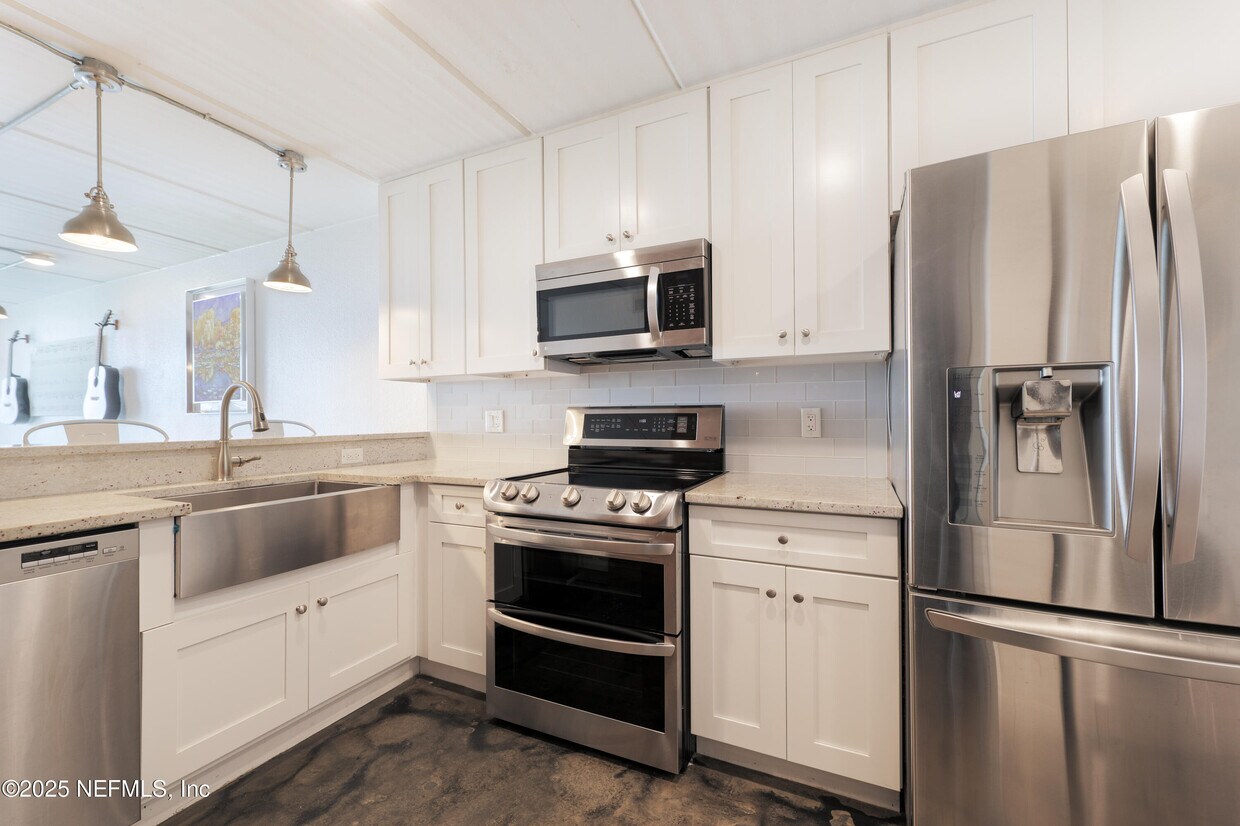 Foto principal - 275 1st St S