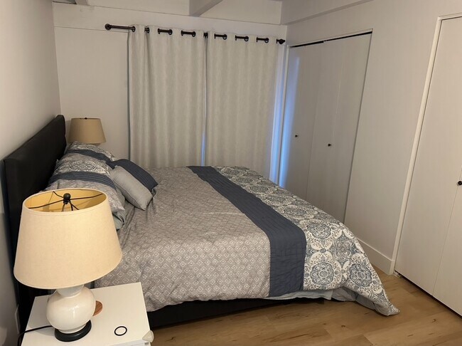Foto del edificio - 2700 N Shore Dr