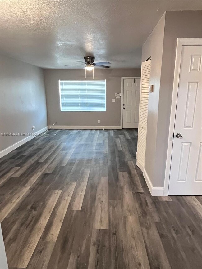 Foto del edificio - 5305 NW 15th Ct