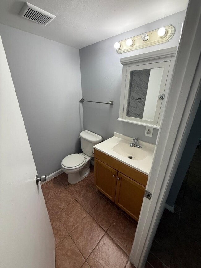 Building Photo - 655 Cadbury Dr