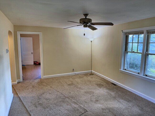 Living Room - 629 Maple Dr