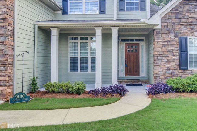 Building Photo - 9130 Golfview Cir