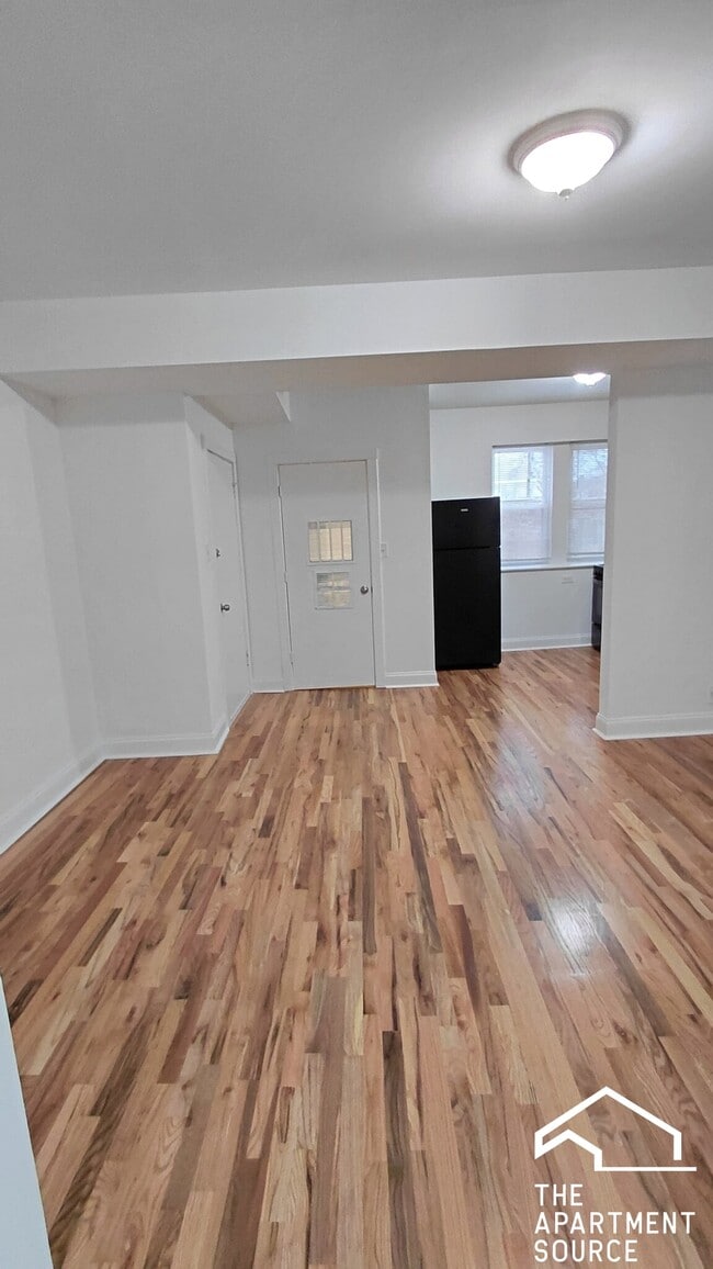 Building Photo - 1101 N Avers Ave