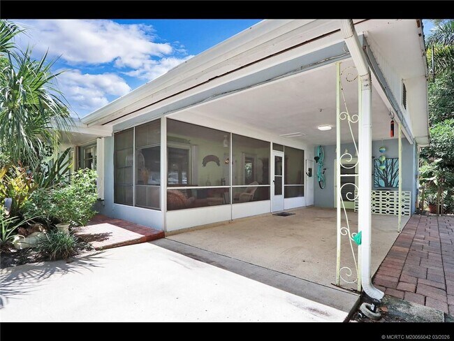 Foto del edificio - 1905 NE River Ct