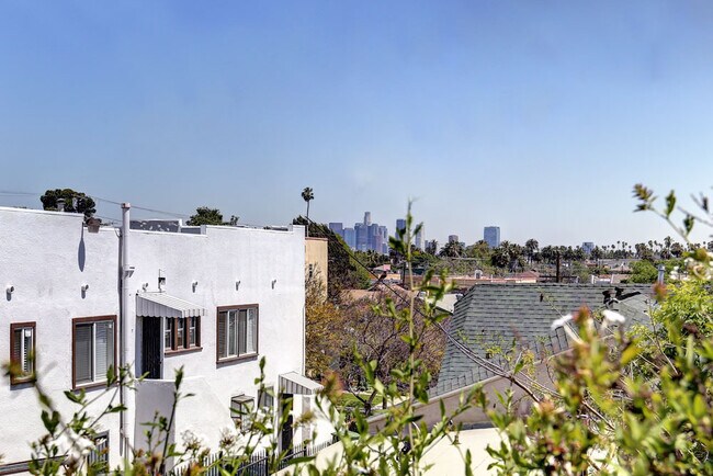 Foto del edificio - 1140 S Rimpau Blvd