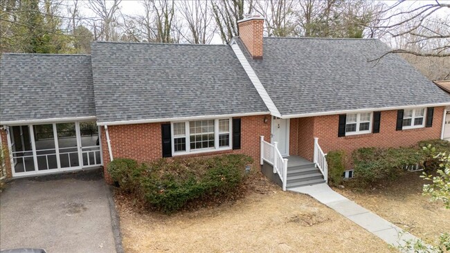 Foto del edificio - Spacious Blacksburg Home with Utilities In...