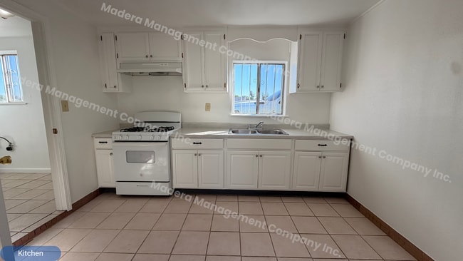 Building Photo - One Bedroom Back house- Available Now!