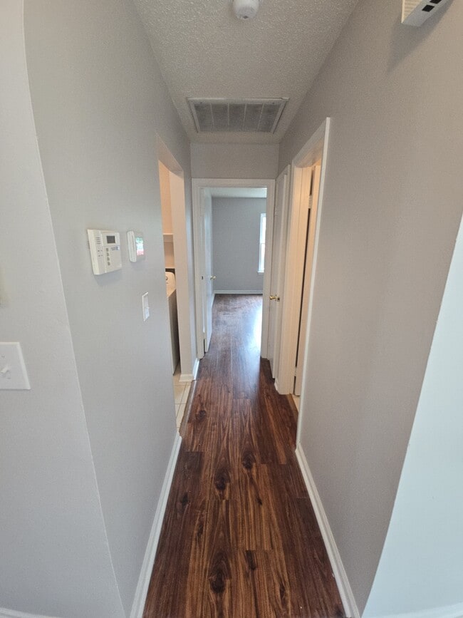 Building Photo - 5360 Chatham Hall Dr