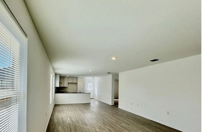 Building Photo - 10119 Asta Trl