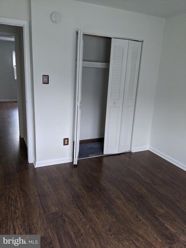 Building Photo - 809 Cambridge Cir