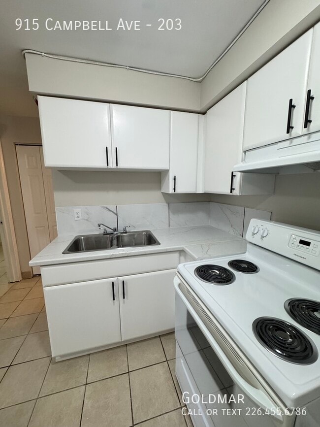 Photo du bâtiment - Newly Renovated One Bedroom Unit near the University!