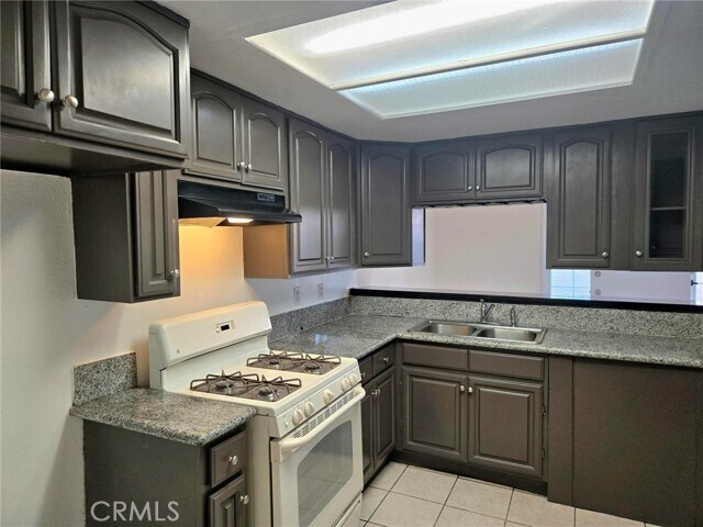 Building Photo - 1614 S Campus Ave