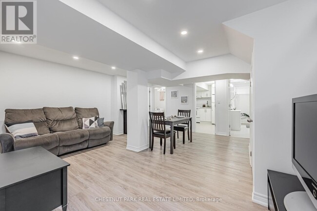 Building Photo - 3 Sanctbury Pl