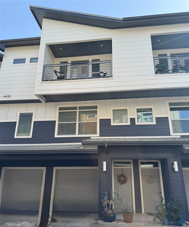 Primary Photo - 2606 Wilson St