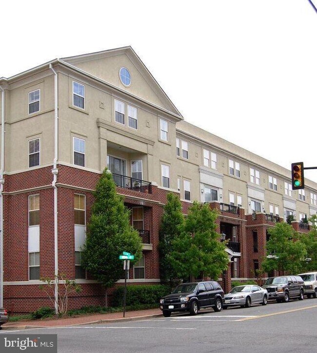 Building Photo - 621 N St Asaph St