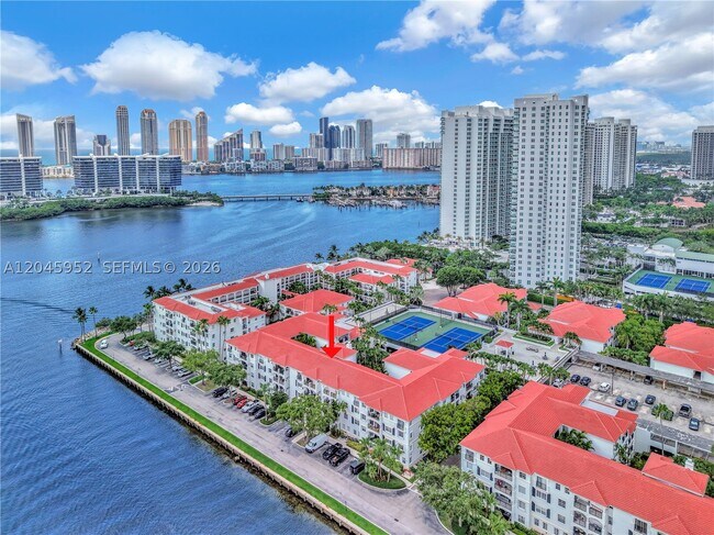 Foto del edificio - 3245 NE 184th St