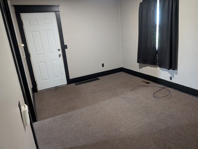 Living Room Pic 2 - 713 Victoria Ave