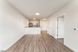 Building Photo - 72 S Essex Ave