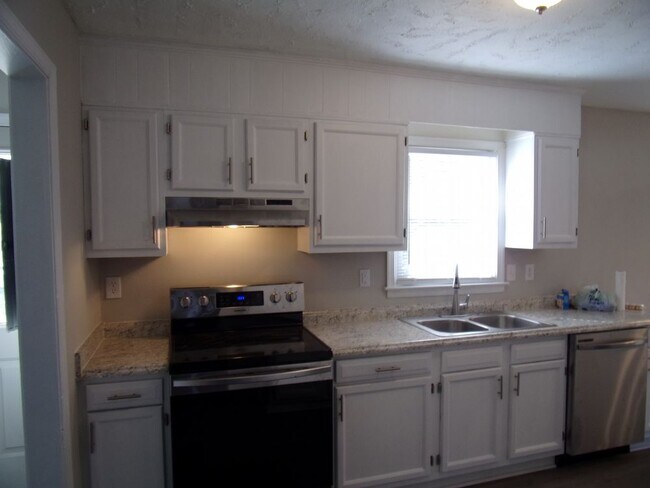 Foto del edificio - Move In Ready - Renovated Rancher