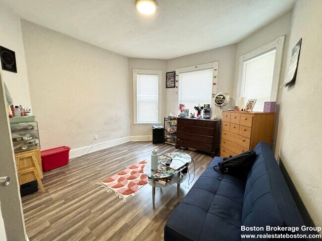 Building Photo - 45 Crescent Ave