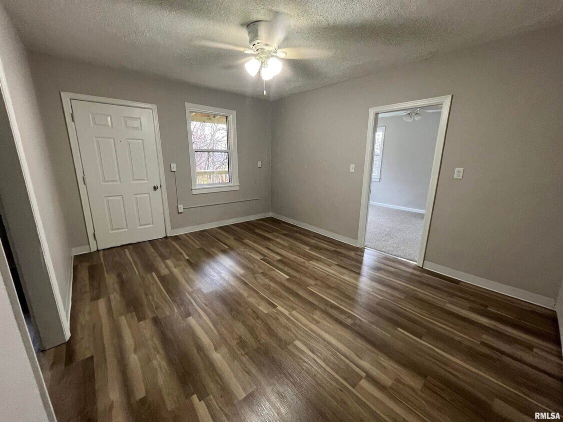 3525 38th Ave Unit 6, Moline, IL 61265 Room for Rent in Moline, IL