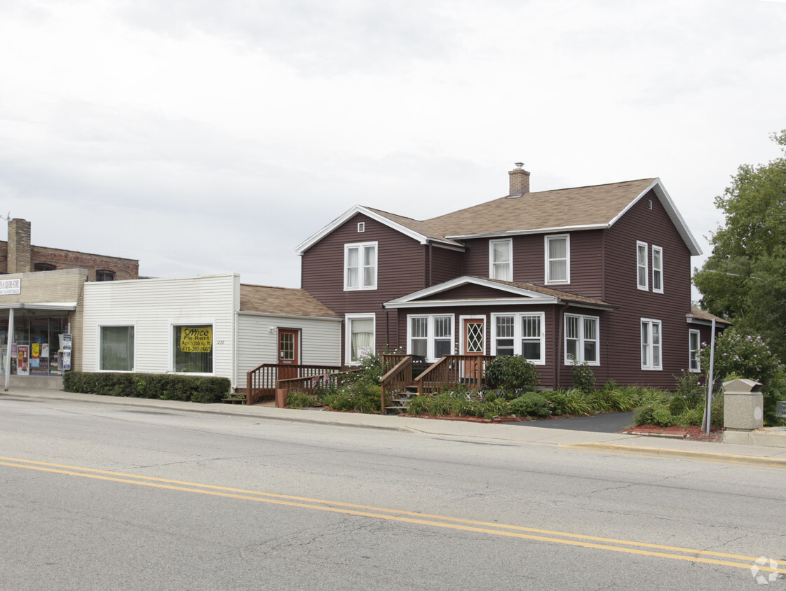 Building Photo - 209-211 E Church St