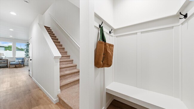 Foto del edificio - New Townhome - For Rent