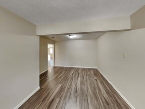 Building Photo - 2239 Middle Creek Dr