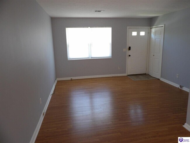 Foto del edificio - 321 Crossgate Rd
