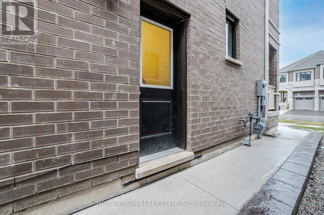 Building Photo - 20 Hubbell Rd