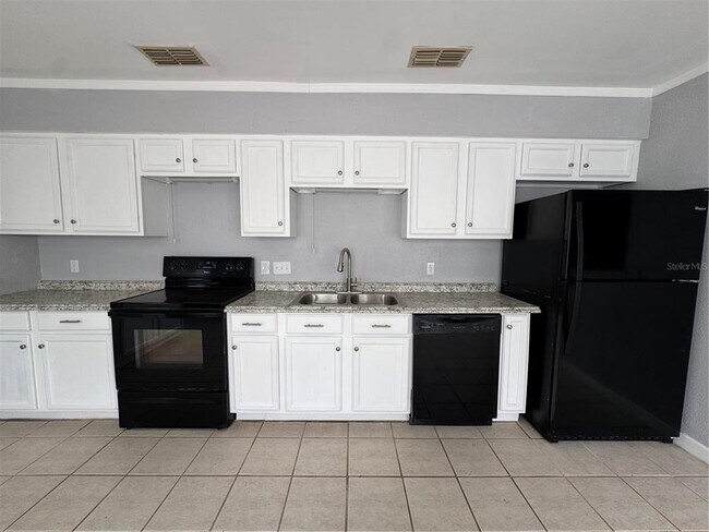 Foto del edificio - 218 W 4th St