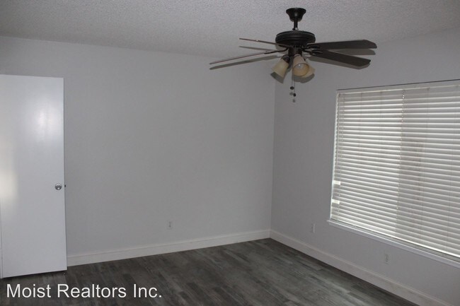 Building Photo - 4 br, 2 bath House - 861 Denise
