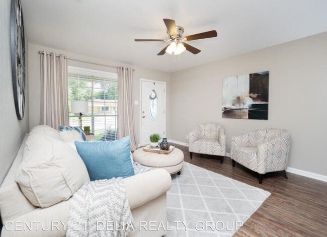 Building Photo - 3 br, 1.5 bath House - 111 Nelda St.