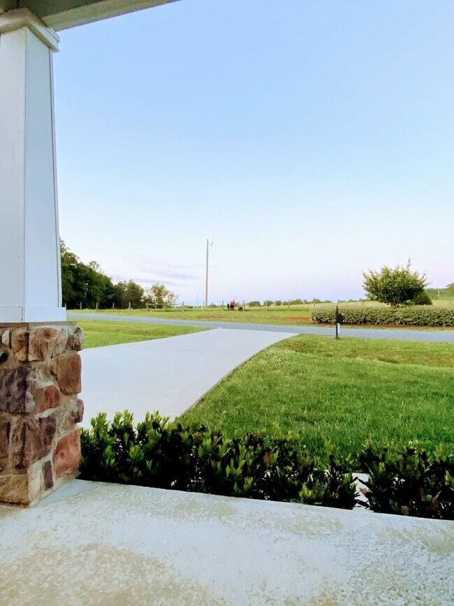 1036 Willow Oak Dr, Forest, VA 24551 House Rental in Forest, VA