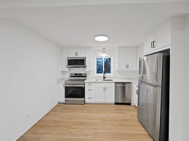 Building Photo - 647 Limeridge Rd E