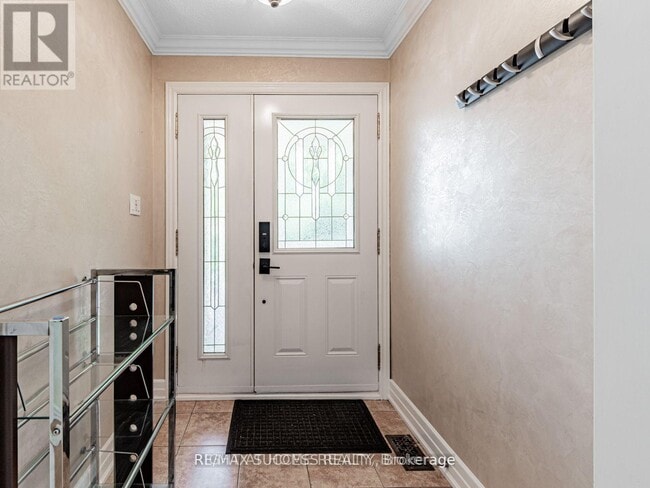 Building Photo - 7 Point O'Woods Dr