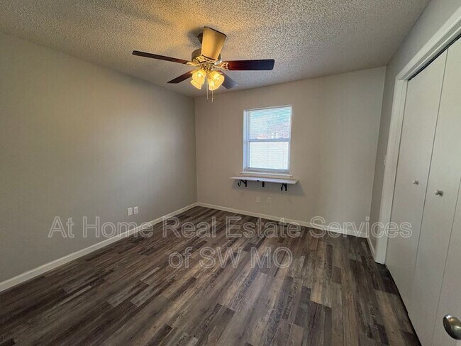 Building Photo - 3337 E Linwood St