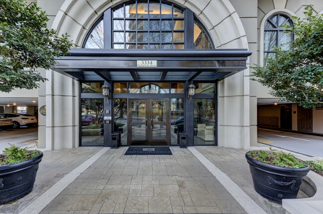 Building Photo - 3334 Peachtree Rd NE