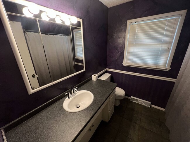 Building Photo - 3 Bed 1 Bath Springfield, MO