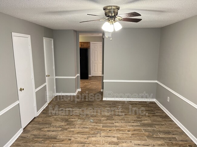 Building Photo - 3727 New Covington Pike