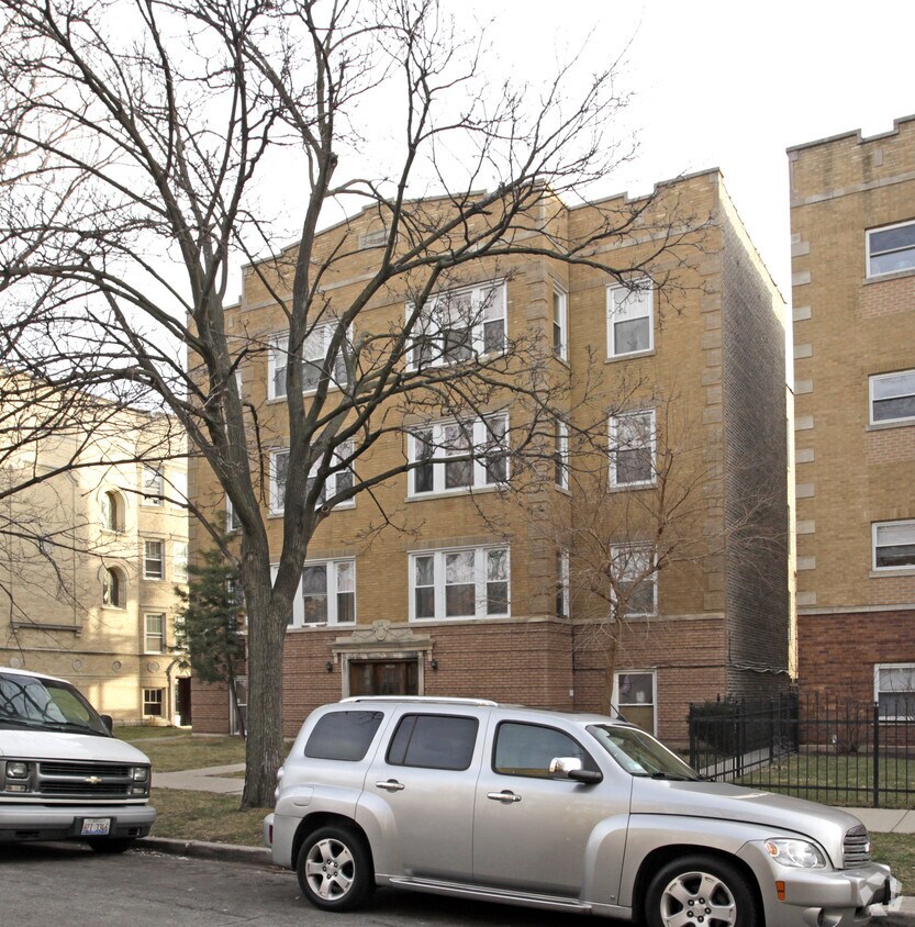 Primary Photo - 6121-6123 N Claremont Ave